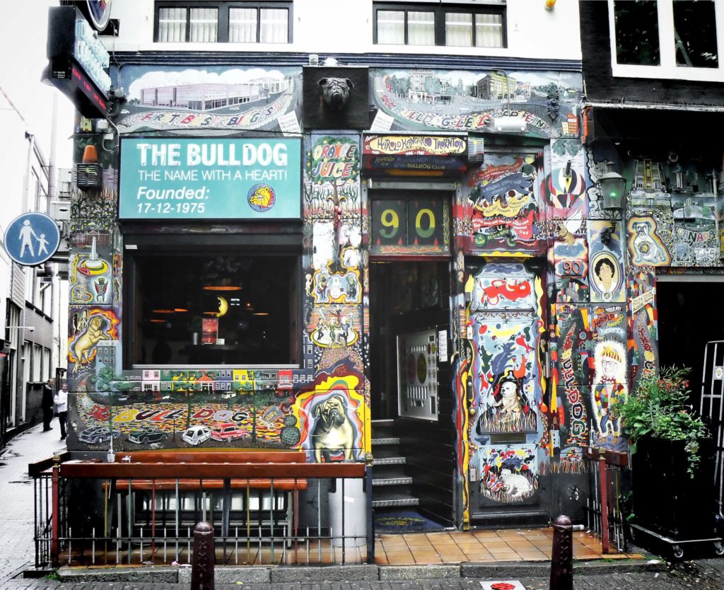 THE BULLDOG, il primo coffee-shop di Amsterdam.